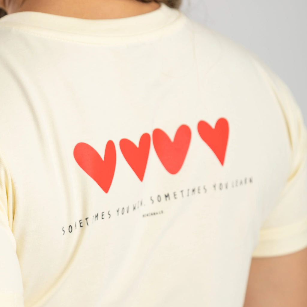 CAMISETA HOPE CORAZONES