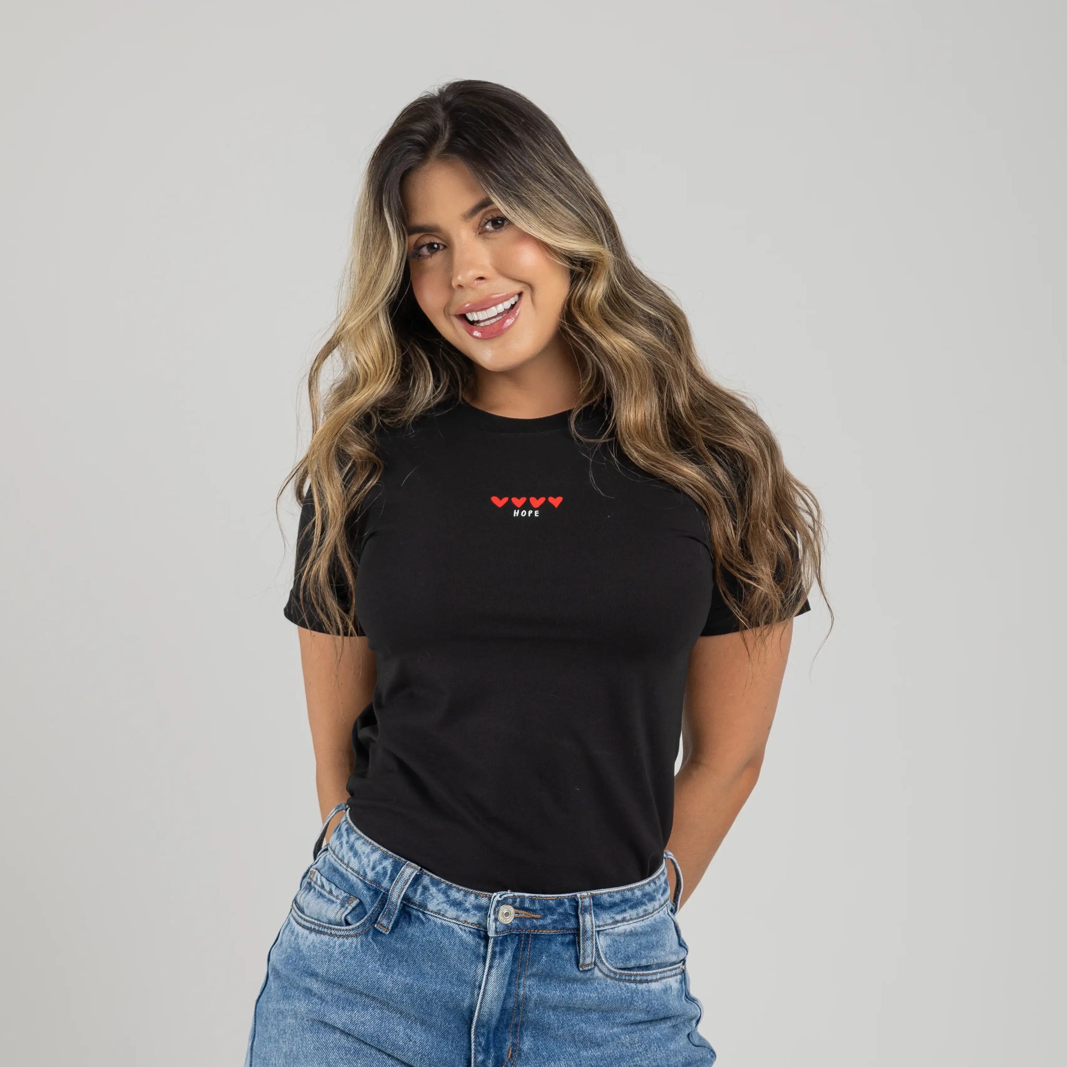 CAMISETA HOPE CORAZONES