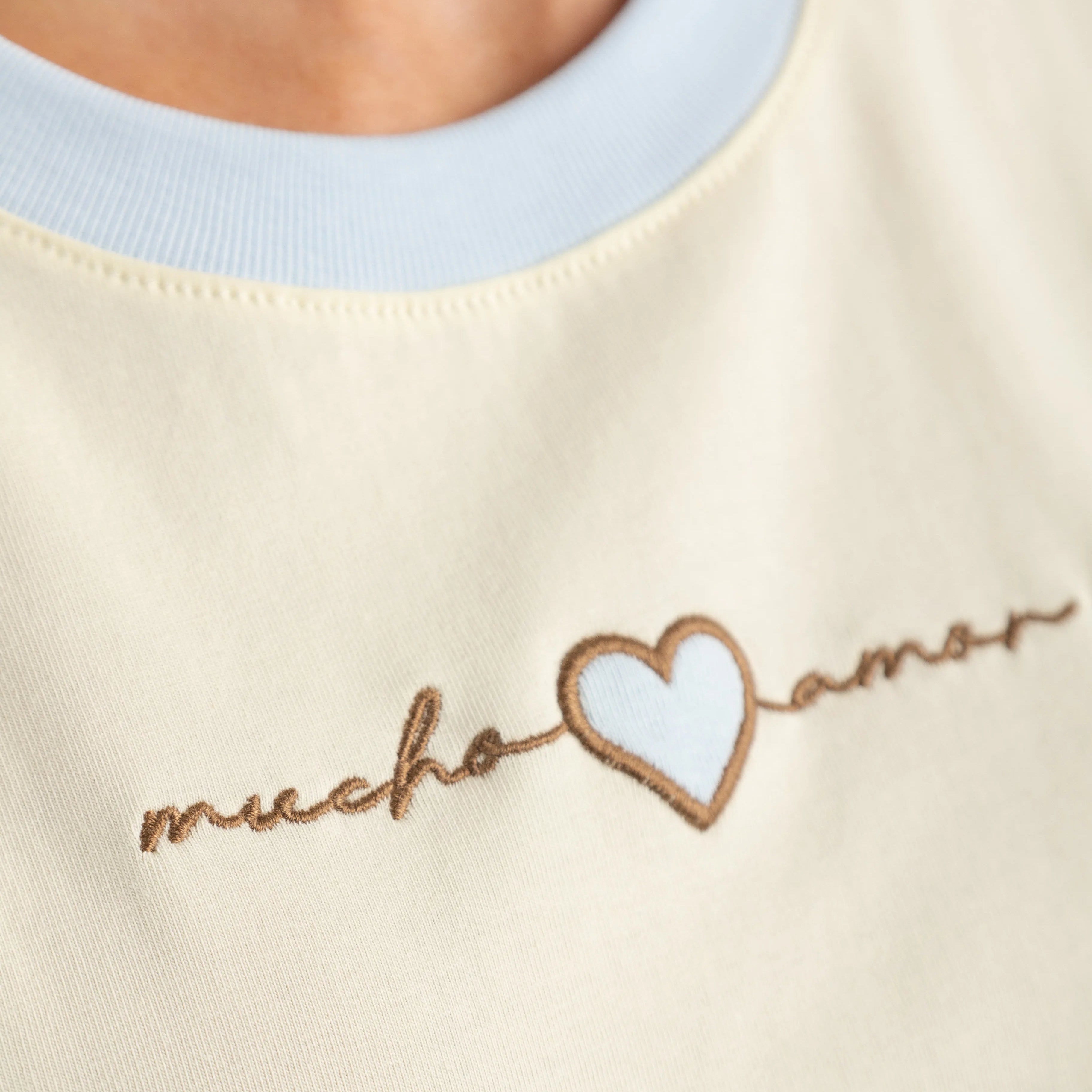 OVERSIZED MUCHO AMOR