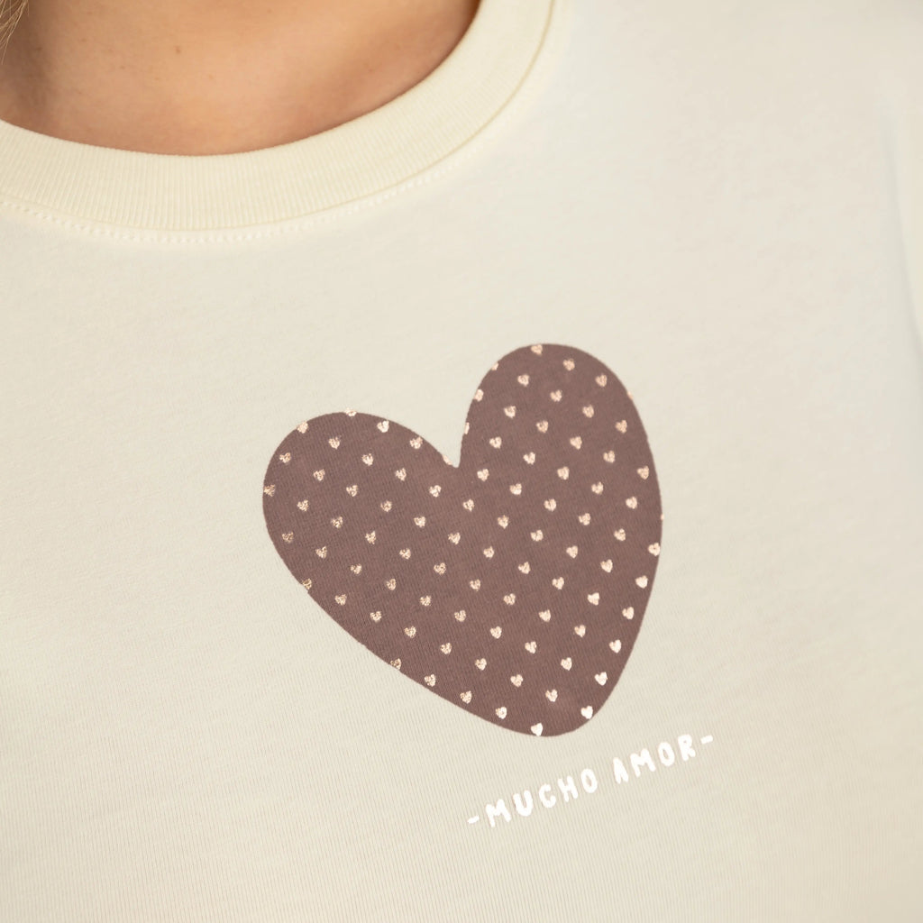 CAMISETA MUCHO AMOR