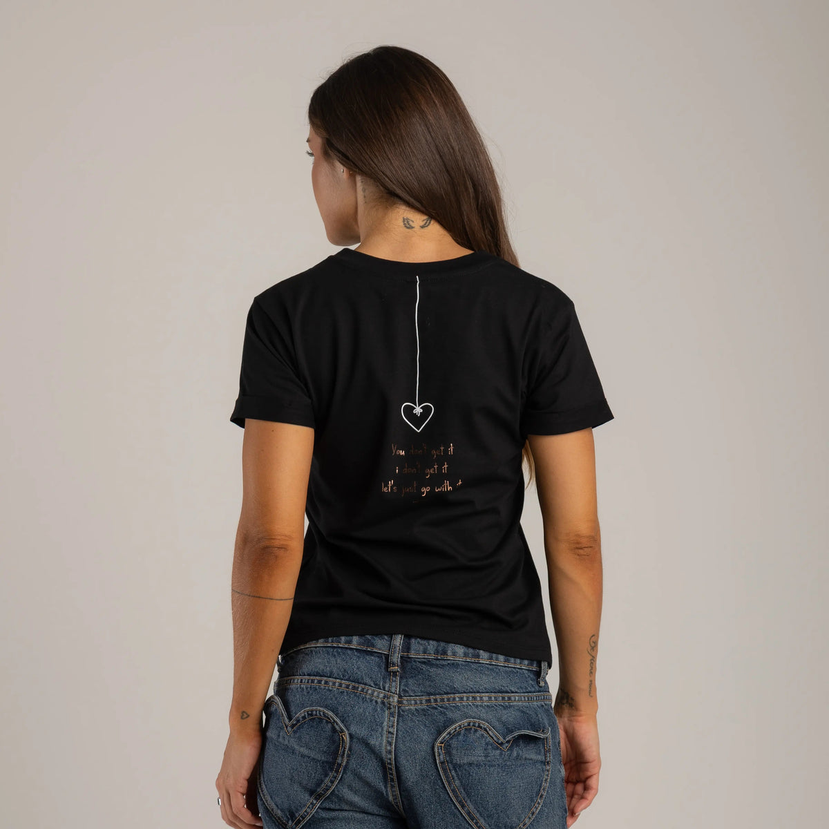 CAMISETA CORAZÓN COLGADO