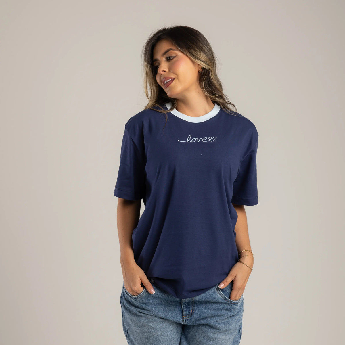 OVERSIZED LOVE BORDADA