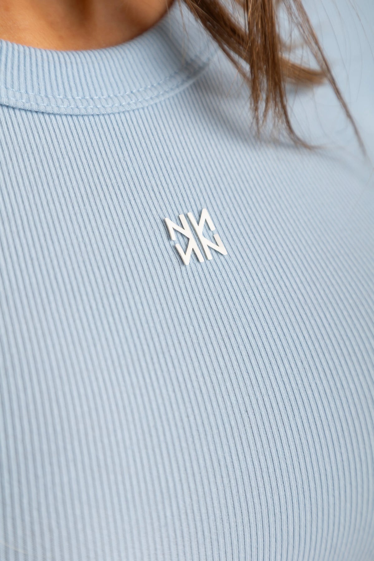 CAMISETA CORTA EN RIB